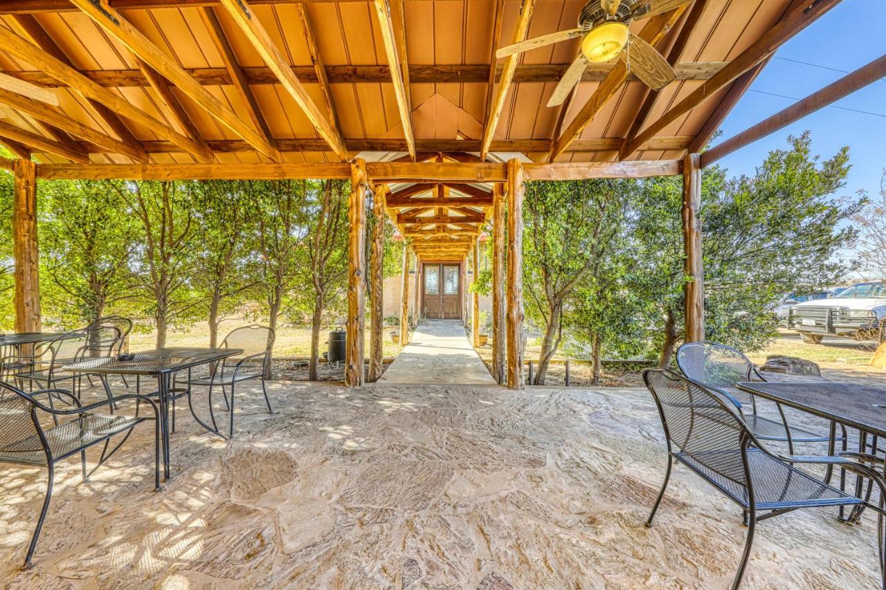 The Pecan @ Mendelbaum Winery Guest Cabins Villa Fredericksburg Dış mekan fotoğraf